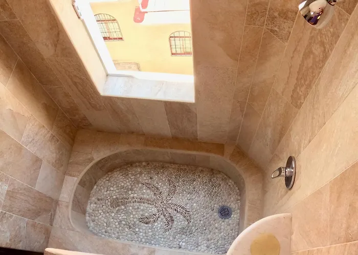 Casa Kaz: Penthouse 1 Bedroom Apartment